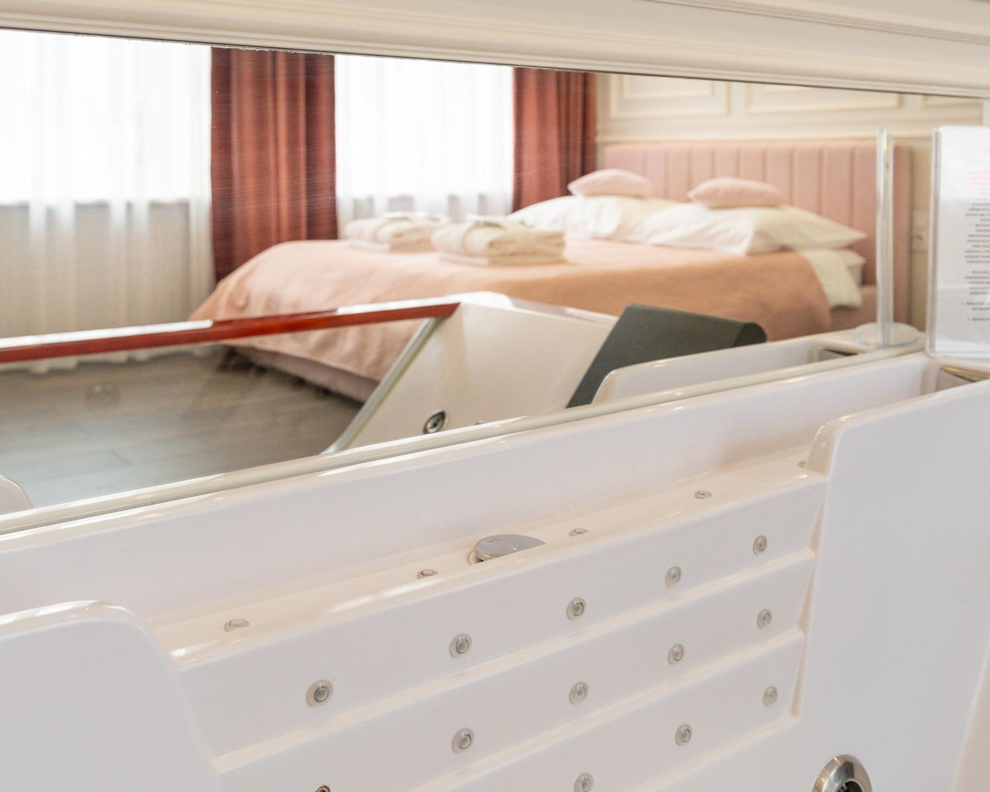 Apartament Glamour Prywatne Jacuzzi Starowislna Krakow Bagian luar foto